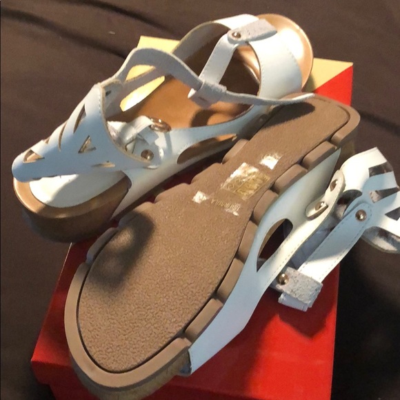 Sandals - Picture 3 of 4